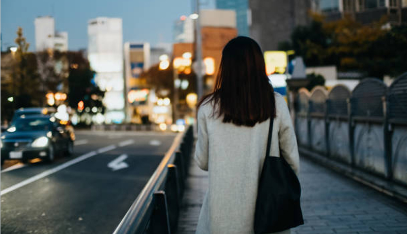 ひとりで夜道を歩く機会の多い方